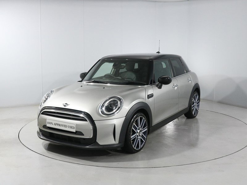 2022 (72) MINI HATCHBACK 1.5 Cooper Exclusive 5dr Auto 5732054