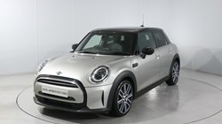 2022 (72) MINI HATCHBACK 1.5 Cooper Exclusive 5dr Auto 5732054