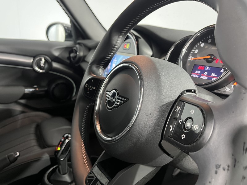 2022 (72) MINI HATCHBACK 1.5 Cooper Exclusive 5dr Auto 5732032