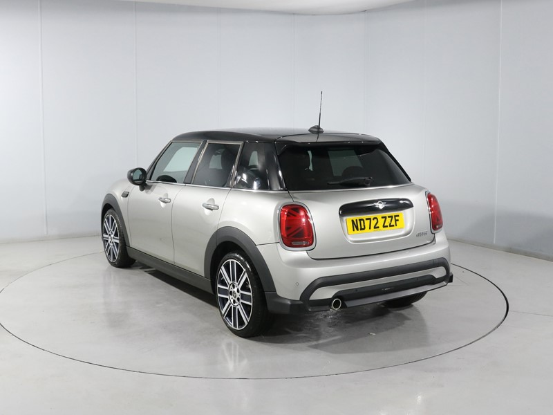 2022 (72) MINI HATCHBACK 1.5 Cooper Exclusive 5dr Auto 5732013