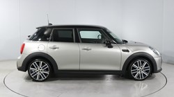 2022 (72) MINI HATCHBACK 1.5 Cooper Exclusive 5dr Auto 5732014