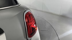 2022 (72) MINI HATCHBACK 1.5 Cooper Exclusive 5dr Auto 5732053
