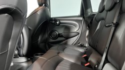 2022 (72) MINI HATCHBACK 1.5 Cooper Exclusive 5dr Auto 5732047