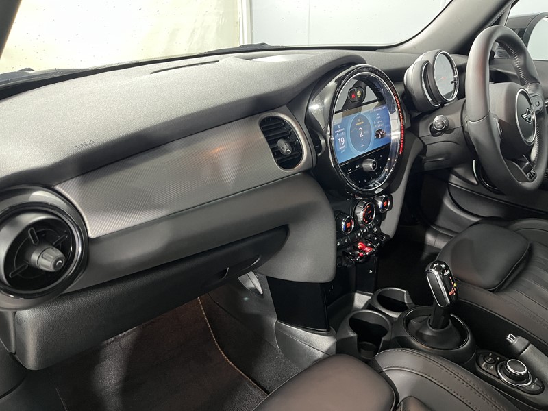 2022 (72) MINI HATCHBACK 1.5 Cooper Exclusive 5dr Auto 5732018