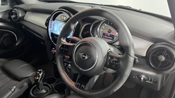 2022 (72) MINI HATCHBACK 1.5 Cooper Exclusive 5dr Auto 5732017