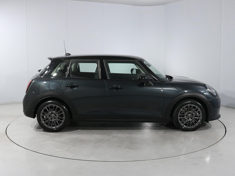 2025 (75) MINI COOPER 2.0 S Classic 5dr Auto 5732059