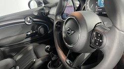 2021 (21) MINI HATCHBACK 1.5 Cooper Exclusive 3dr 5704718