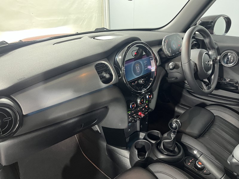 2021 (21) MINI HATCHBACK 1.5 Cooper Exclusive 3dr 5704704