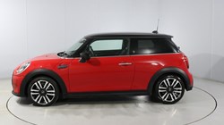 2021 (21) MINI HATCHBACK 1.5 Cooper Exclusive 3dr 5704739