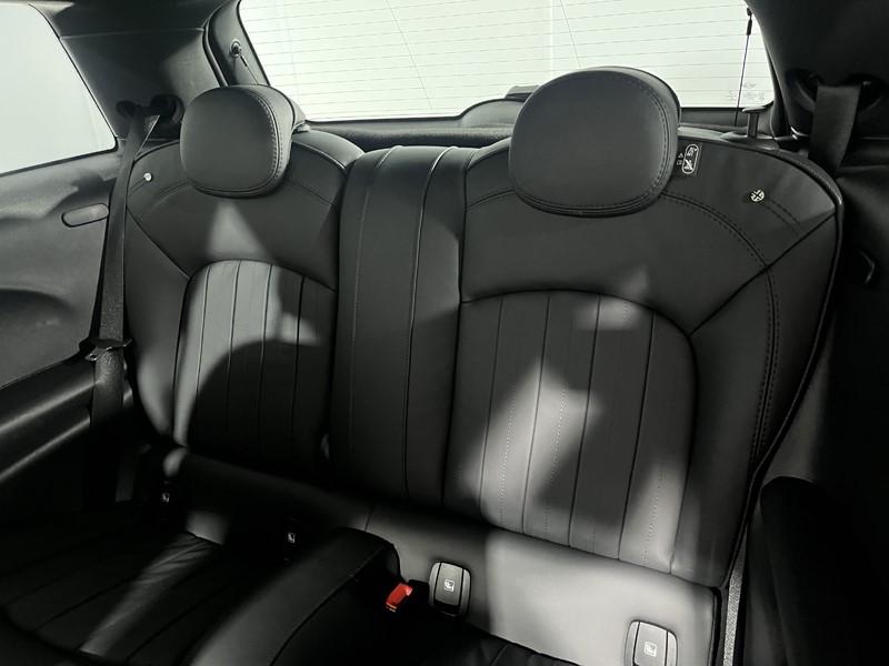 2021 (21) MINI HATCHBACK 1.5 Cooper Exclusive 3dr 5704709