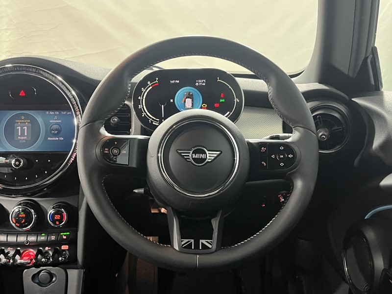 2021 (21) MINI HATCHBACK 1.5 Cooper Exclusive 3dr 5704702