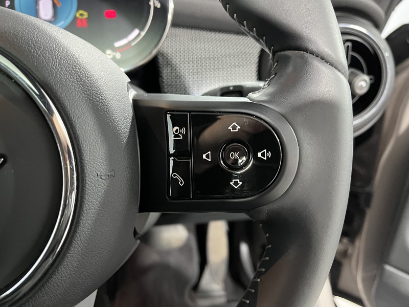2023 (72) MINI HATCHBACK 1.5 Cooper Exclusive 3dr Auto 5722604