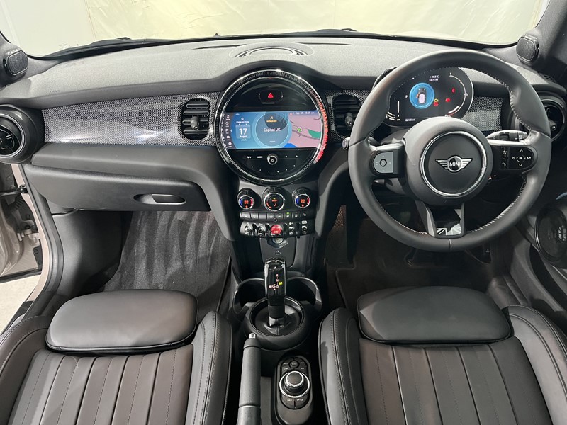 2023 (72) MINI HATCHBACK 1.5 Cooper Exclusive 3dr Auto 5722582