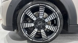 2023 (72) MINI HATCHBACK 1.5 Cooper Exclusive 3dr Auto 5722592