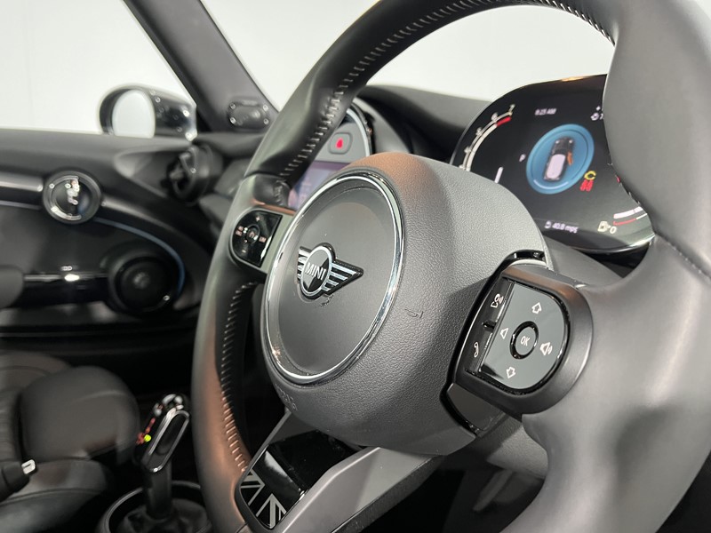 2023 (72) MINI HATCHBACK 1.5 Cooper Exclusive 3dr Auto 5722602