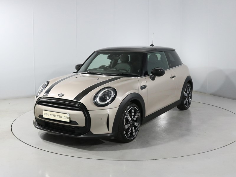 2023 (72) MINI HATCHBACK 1.5 Cooper Exclusive 3dr Auto 5722623
