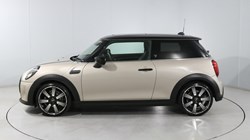 2023 (72) MINI HATCHBACK 1.5 Cooper Exclusive 3dr Auto 5722625