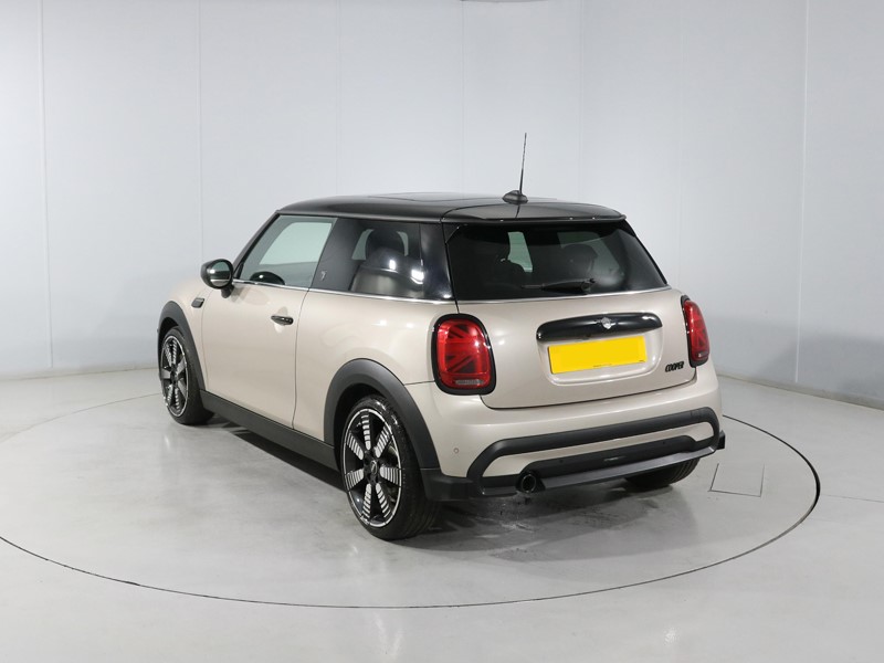 2023 (72) MINI HATCHBACK 1.5 Cooper Exclusive 3dr Auto 1