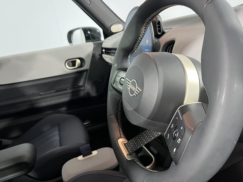 2024 (24) MINI COOPER 1.5 C Exclusive 3dr Auto 5719074