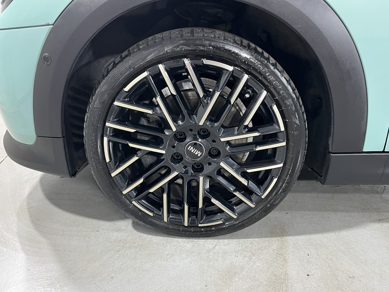 2024 (24) MINI COOPER 1.5 C Exclusive 3dr Auto 5719065
