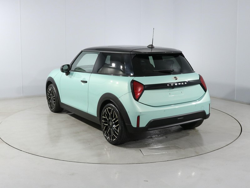 2024 (24) MINI COOPER 1.5 C Exclusive 3dr Auto 1
