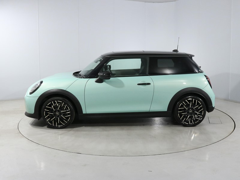 2024 (24) MINI COOPER 1.5 C Exclusive 3dr Auto 5719095