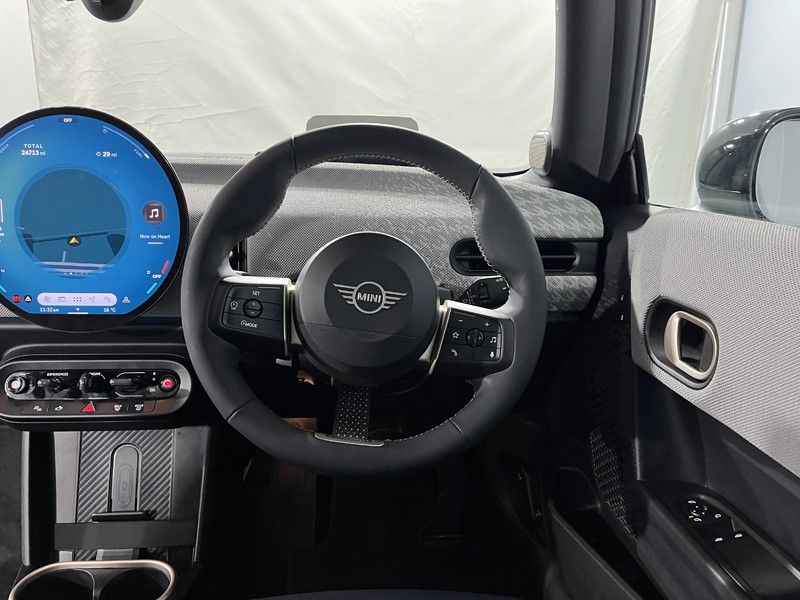 2024 (24) MINI COOPER 1.5 C Exclusive 3dr Auto 5719056