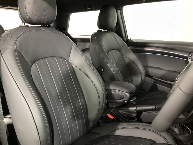 2022 (72) MINI HATCHBACK 2.0 Cooper S Exclusive Premium 3dr Auto 5728000