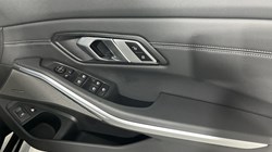 2022 (72) BMW 3 SERIES 330e xDrive M Sport 5dr Step Auto 5722644