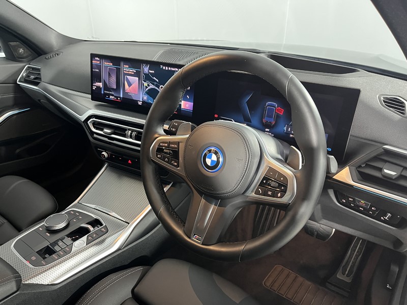 2022 (72) BMW 3 SERIES 330e xDrive M Sport 5dr Step Auto 5722631