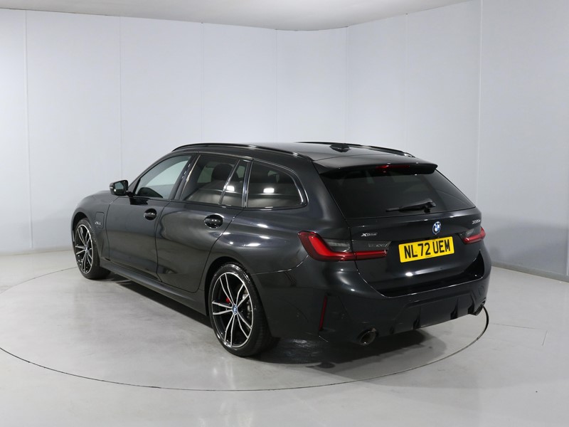 2022 (72) BMW 3 SERIES 330e xDrive M Sport 5dr Step Auto 1