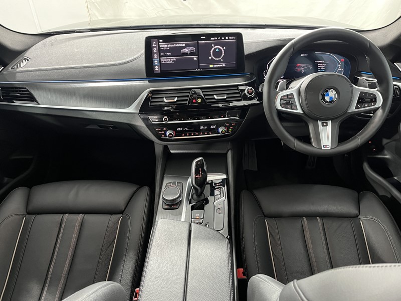 2021 (21) BMW 5 SERIES 530e xDrive M Sport 4dr Auto 5722377