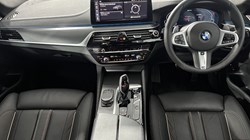 2021 (21) BMW 5 SERIES 530e xDrive M Sport 4dr Auto 5722377
