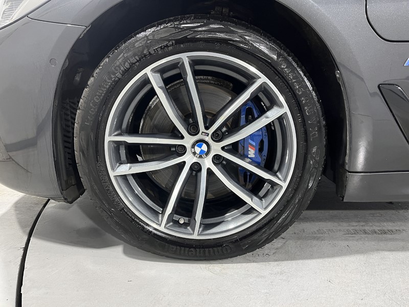 2021 (21) BMW 5 SERIES 530e xDrive M Sport 4dr Auto 5722387