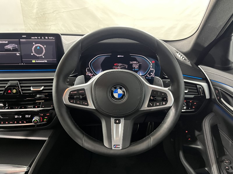 2021 (21) BMW 5 SERIES 530e xDrive M Sport 4dr Auto 5722378