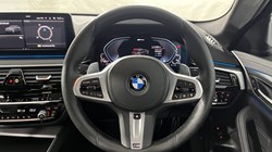 2021 (21) BMW 5 SERIES 530e xDrive M Sport 4dr Auto 5722378