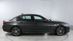 2021 (21) BMW 5 SERIES 530e xDrive M Sport 4dr Auto 5722376