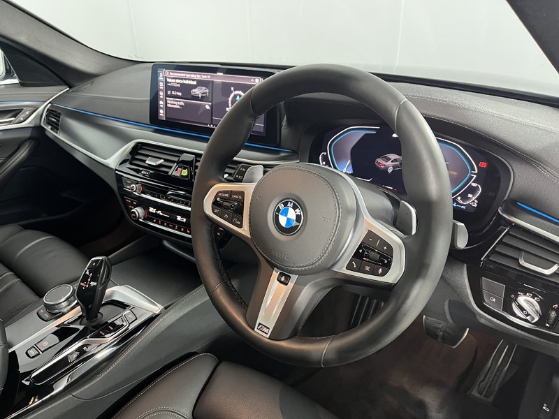 2021 (21) BMW 5 SERIES 530e xDrive M Sport 4dr Auto 5722379