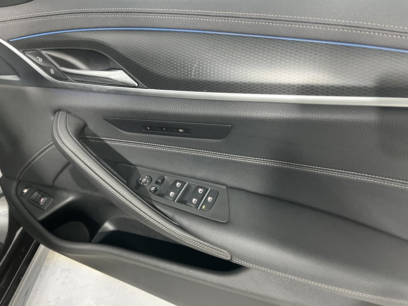 2021 (21) BMW 5 SERIES 530e xDrive M Sport 4dr Auto 5722393
