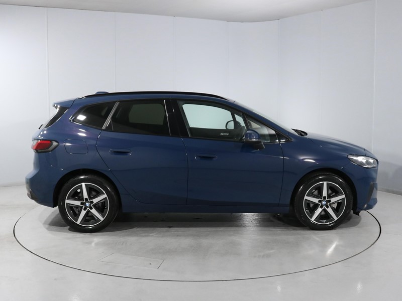 2025 (75) BMW 2 SERIES 220i MHT Sport 5dr DCT 5727878