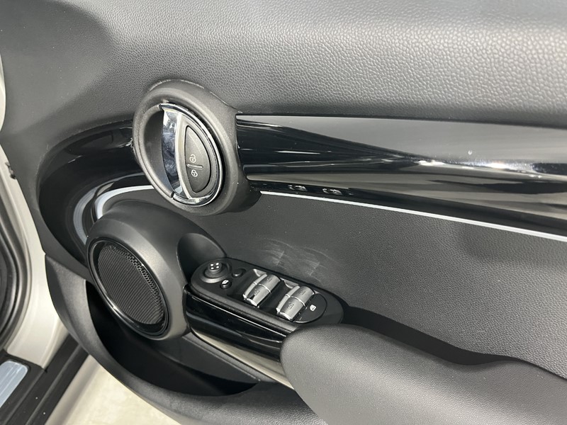 2023 (73) MINI HATCHBACK 1.5 Cooper Classic Premium 5dr Auto 5731986