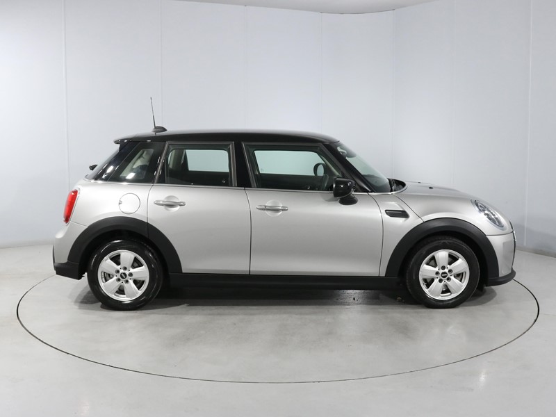2023 (73) MINI HATCHBACK 1.5 Cooper Classic Premium 5dr Auto 5731970