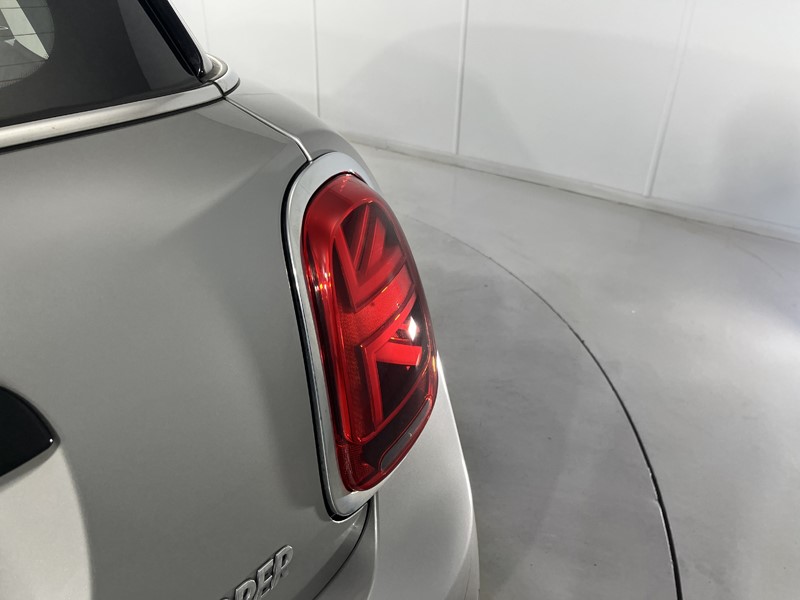 2023 (73) MINI HATCHBACK 1.5 Cooper Classic Premium 5dr Auto 5732008