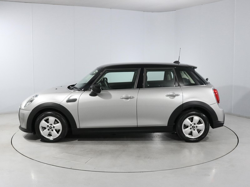 2023 (73) MINI HATCHBACK 1.5 Cooper Classic Premium 5dr Auto 5732011