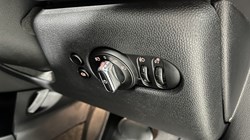 2022 (22) MINI HATCHBACK 1.5 Cooper Exclusive 5dr 5736947