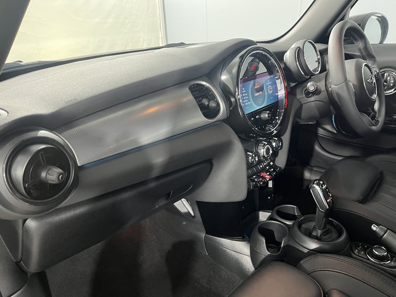 2022 (22) MINI HATCHBACK 1.5 Cooper Exclusive 5dr 5736934
