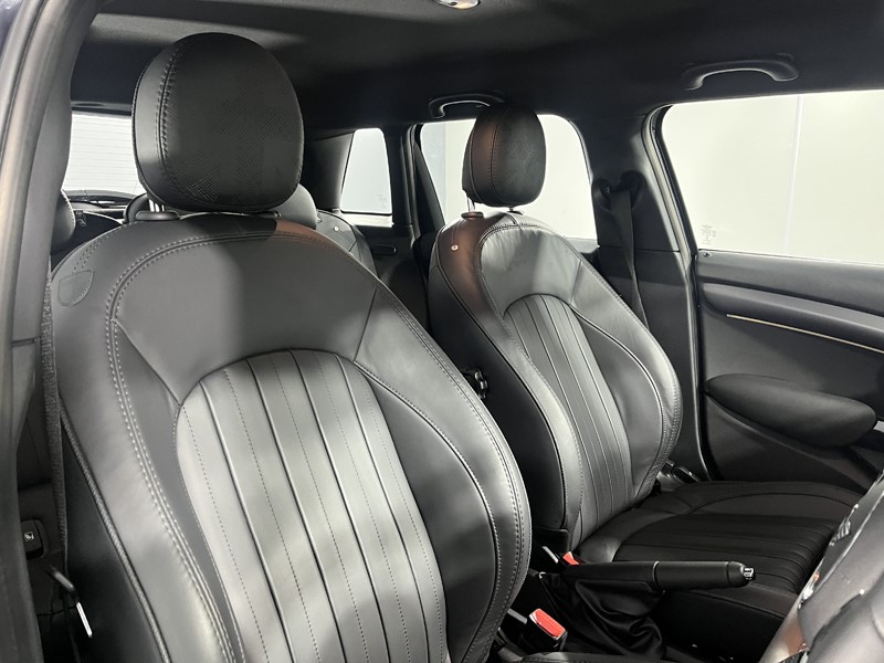 2022 (22) MINI HATCHBACK 1.5 Cooper Exclusive 5dr 5736938
