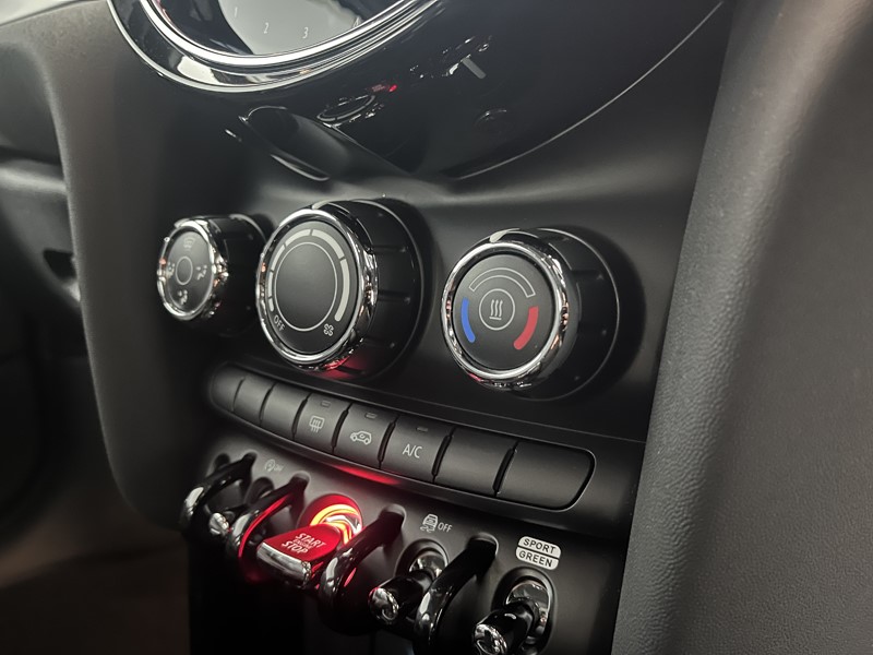 2022 (22) MINI HATCHBACK 1.5 Cooper Exclusive 5dr 5736957