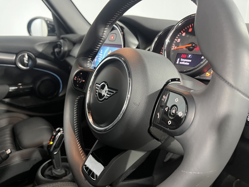 2022 (22) MINI HATCHBACK 1.5 Cooper Exclusive 5dr 5736948