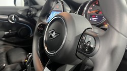 2022 (22) MINI HATCHBACK 1.5 Cooper Exclusive 5dr 5736948